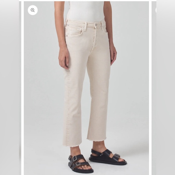 Citizens Of Humanity Isola Mid Rise Cropped Boot
In Almondette - Picture 2 of 10